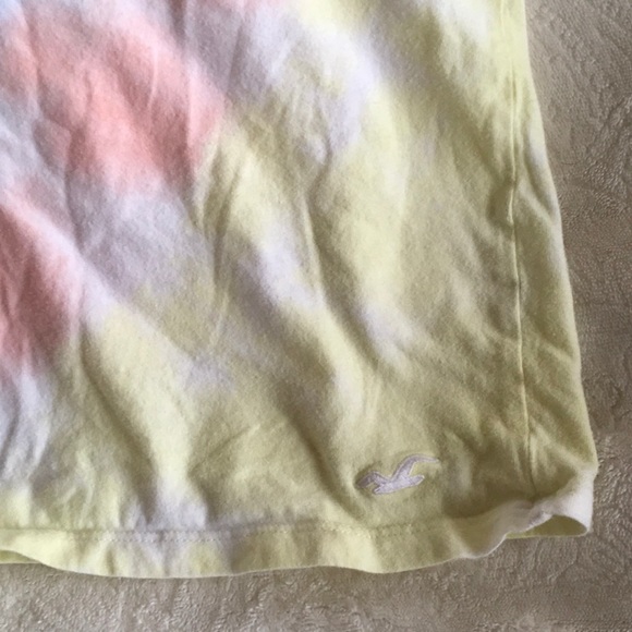 HOLLISTER crop top, MEDIUM tie die. Super cute and ready for spring/summer - Picture 3 of 4